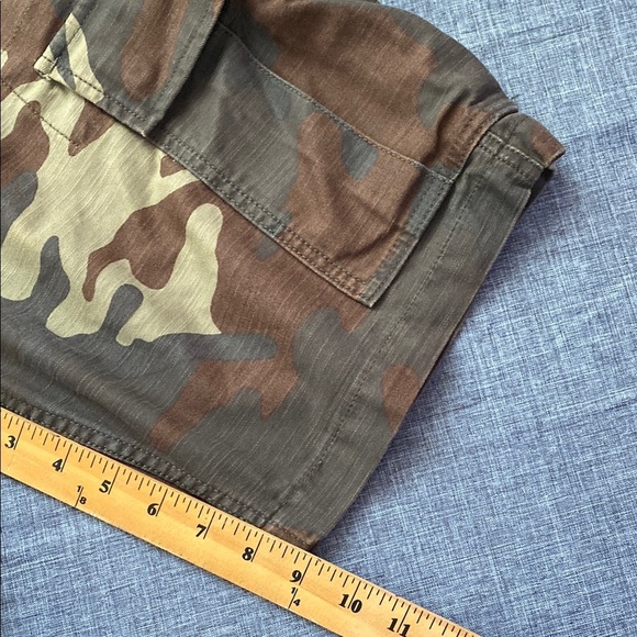 Levi Strauss & Co Men's Camo Shorts MultiPocket Green Size 29 Original Button - Picture 10 of 11